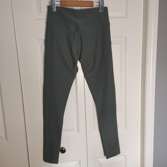 Mondetta || Activewear Legging, Pleated & Mesh Details, Small, Army Green - Picture 6 of 6